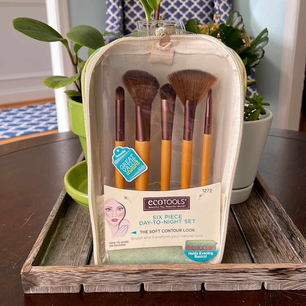NWT • EcoTools • Six Piece Day-to-Night Clutch Set